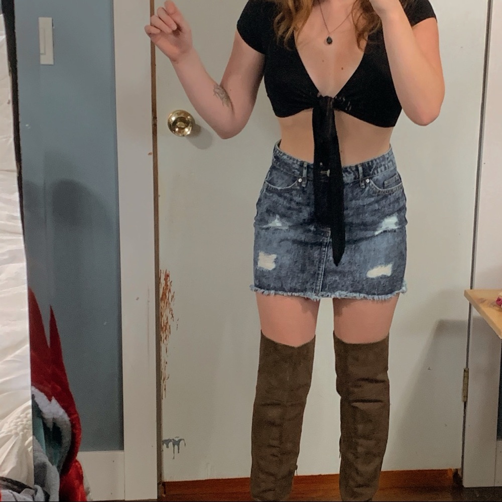 💜Distressed denim skirt